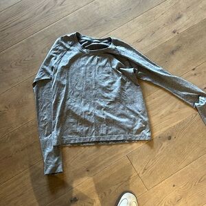 lululemonn swiftly tech long sleeve sleeve